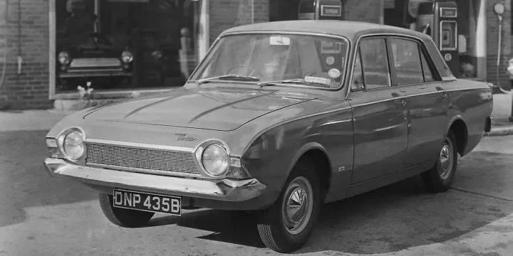 1966 Ford Corsair 2000 4-door