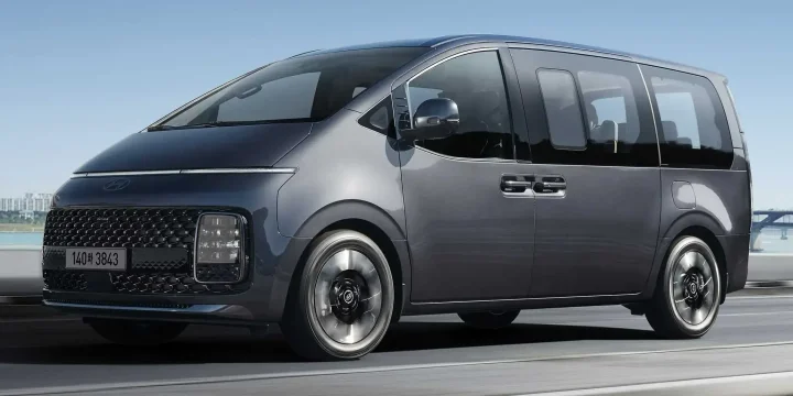 2024 Hyundai Staria Hybrid Automatic, 6-speed
