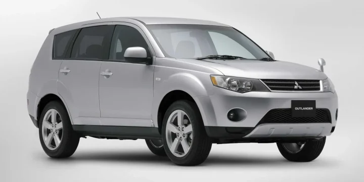 2005 Mitsubishi Outlander (JDM) generation CW0