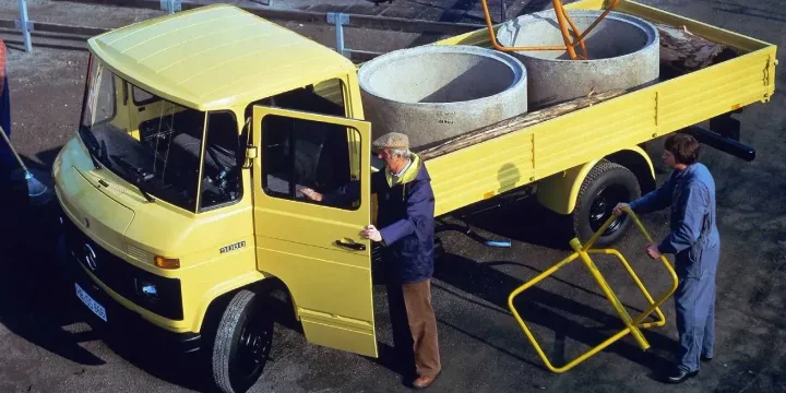 1981 Mercedes-Benz T2 L 508 DGA Chassis Cab