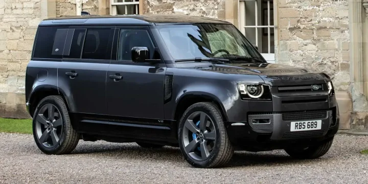 2021 Land Rover Defender 110 V8 P525