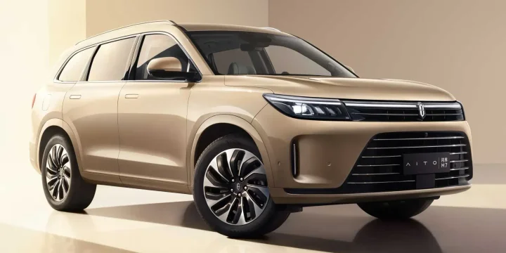 2022 AITO M7 40 kWh EREV AWD Single Speed
