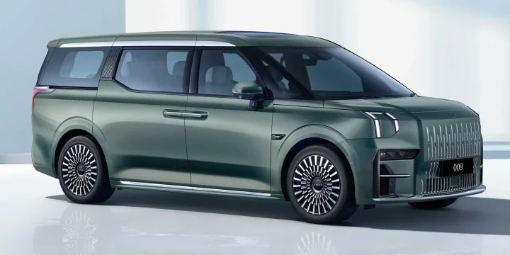 2025 Zeekr 009 108 kWh AWD Single Speed