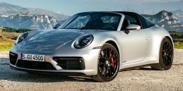 2022 Porsche 911 4 GTS