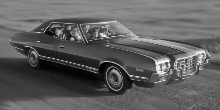 1972 Ford Torino 4-door Pillared Hardtop 5.8 V8 SelectShift, 3-speed
