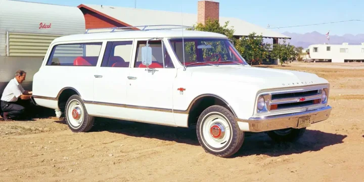 1967 Chevrolet Suburban C10 Suburban Carryall