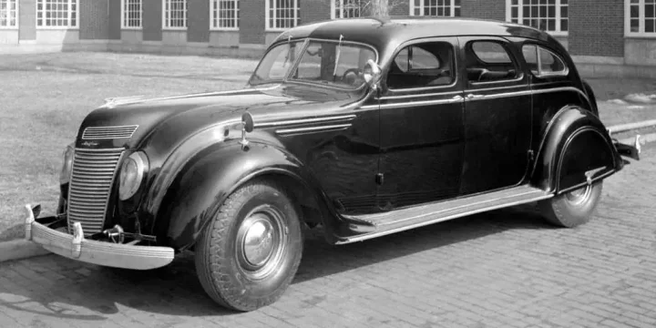 1937 Chrysler Airflow 5.3 Manual