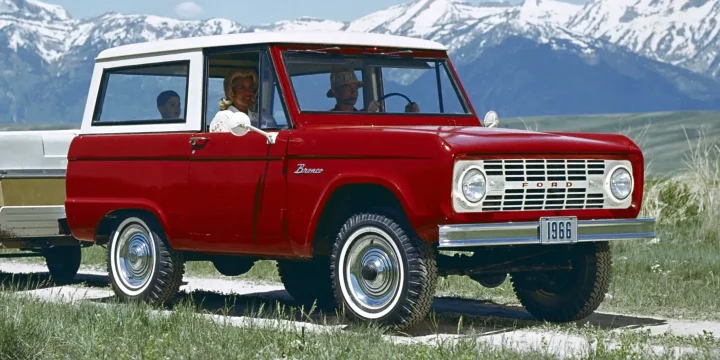 1966 Ford Bronco 2.8 4x4 Manual, 3-speed