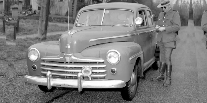 1947 Ford Deluxe 3.7 Manual