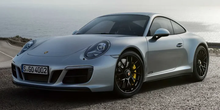 2017 Porsche 911 Carrera 4 GTS