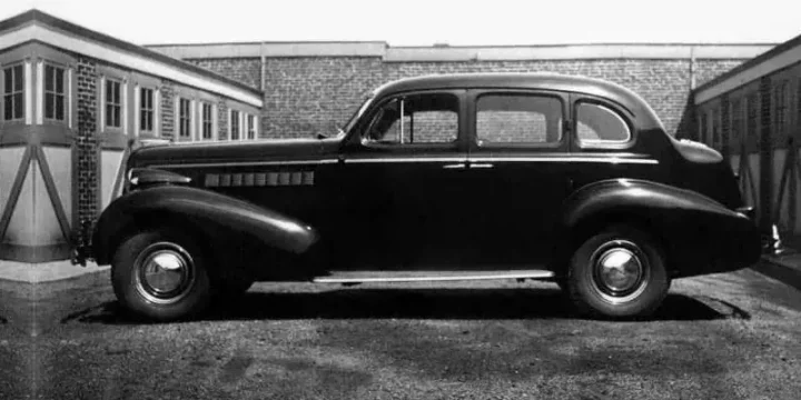 1937 Buick Special 4-door Trunk Back Sedan 4.1 Manual