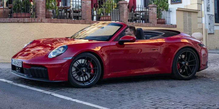 2025 Porsche 911 (NA) 911 Carrera 4 GTS Cabriolet (NA)