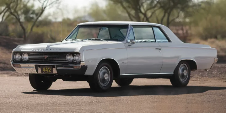 1964 Oldsmobile F-85 Cutlass 4-4-2 Holiday Coupé