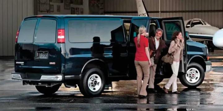 2010 GMC Savana G3500 Passenger Van Hydra-Matic, 6-speed