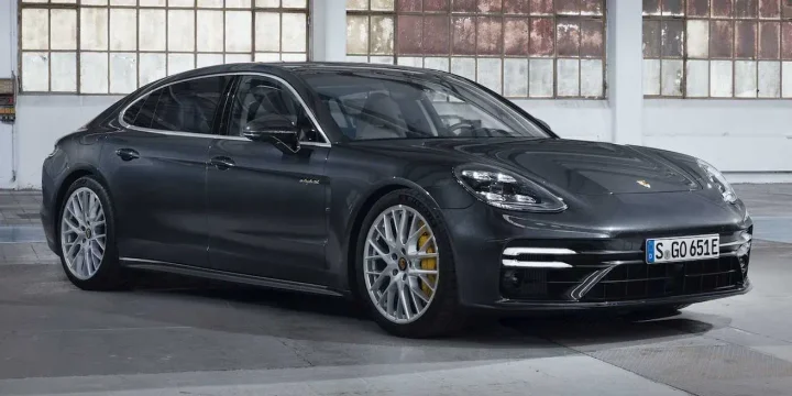 2021 Porsche Panamera Turbo S E-Hybrid