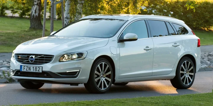 2015 Volvo V60 generation Y20 Facelift D5 Plug-in Hybrid AWD Geartronic, 6-speed
