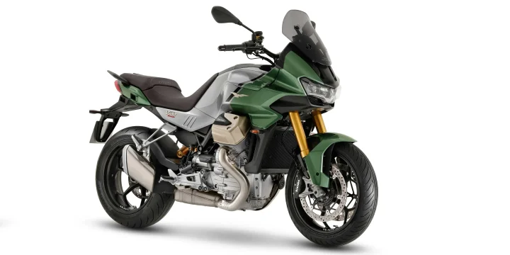 2022 Moto Guzzi V100 Mandello