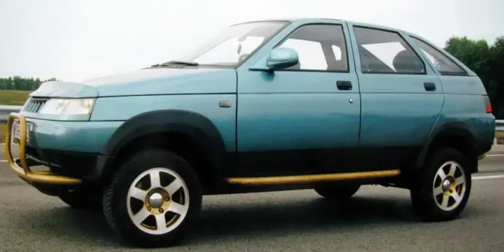 1999 Lada Tarzan 2