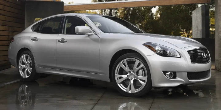 2010 Infiniti M37