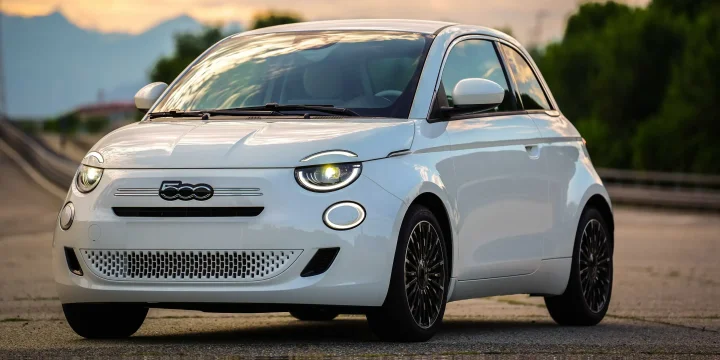 2026 Fiat 500 Hybrid Manual