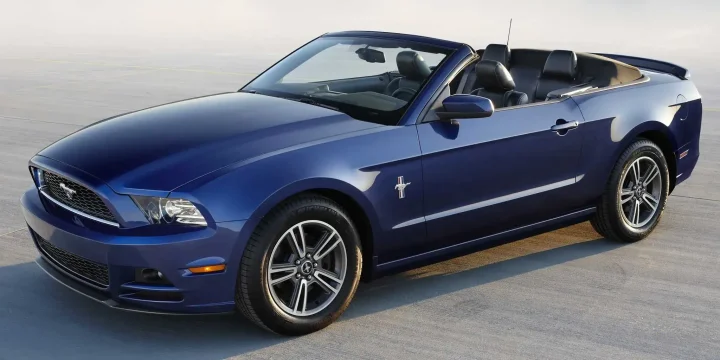 2013 Ford Mustang V6 Convertible