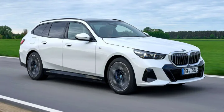 2024 BMW 5 Series 530e Touring Steptronic, 8-speed