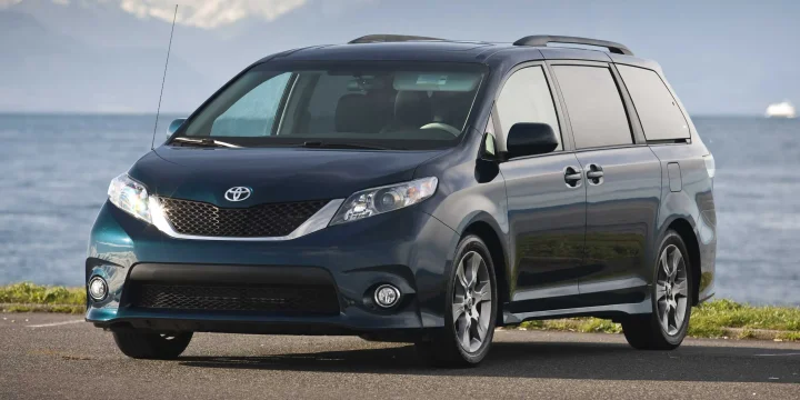 2011 Toyota Sienna generation XL30