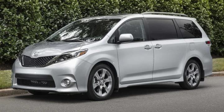 2015 Toyota Sienna generation XL30 1st Facelift