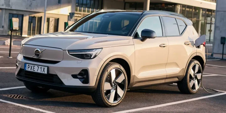 2025 Volvo EX40 Twin Motor Performance Single Speed
