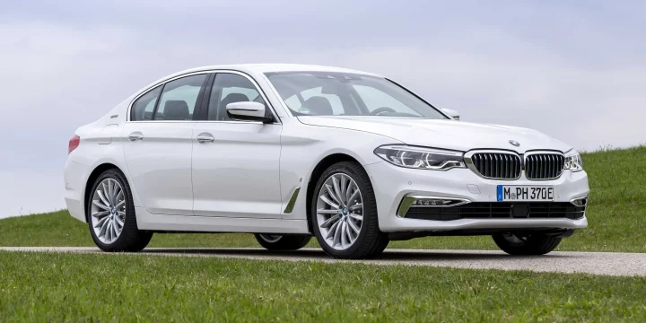 2017 BMW 5 Series 530e iPerformance Sedan Steptronic, 8-speed