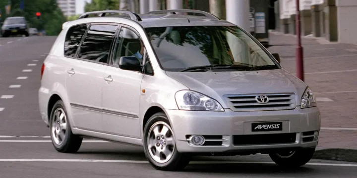 2001 Toyota Avensis Verso generation T22