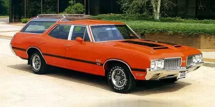 1970 Oldsmobile 4-4-2 W-30 Vista Cruiser