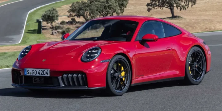 2025 Porsche 911 Carrera 4 GTS