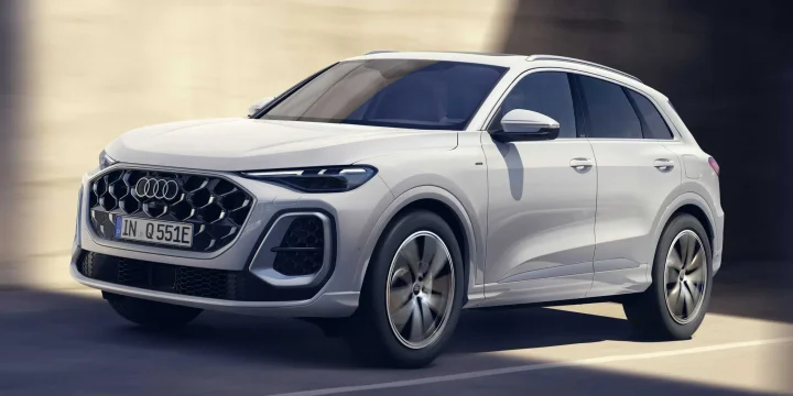 2025 Audi Q5 e-hybrid quattro S Tronic, 7-speed