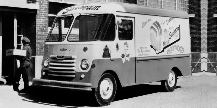 1954 Chevrolet Advance Design 3742 Forward Control 3.9