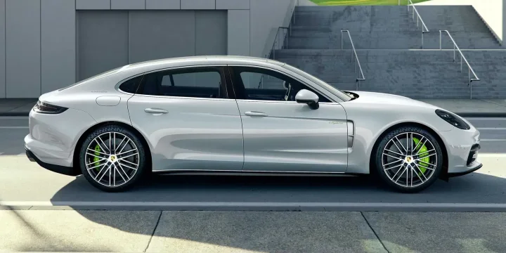 2017 Porsche Panamera 4 E-Hybrid Executive