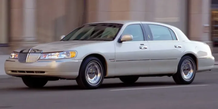 2000 Lincoln Town Car