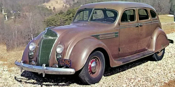 1936 Chrysler Imperial Airflow Sedan 5.3 Manual