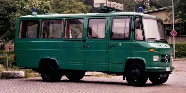 1981 Mercedes-Benz T2 L 508 DGA Minibus