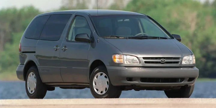 1998 Toyota Sienna generation XL10
