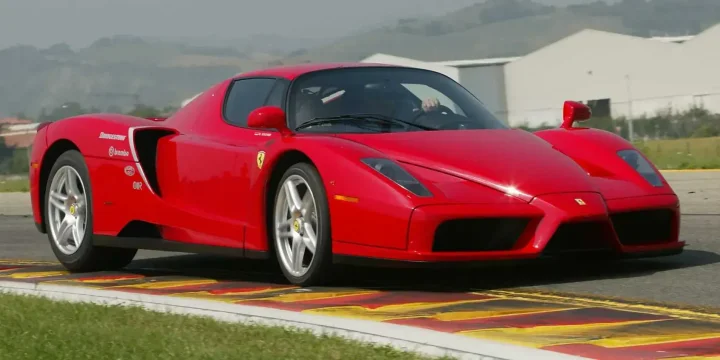 2002 Ferrari Enzo (US) 6.0 V12 F1 AMT, 6-speed