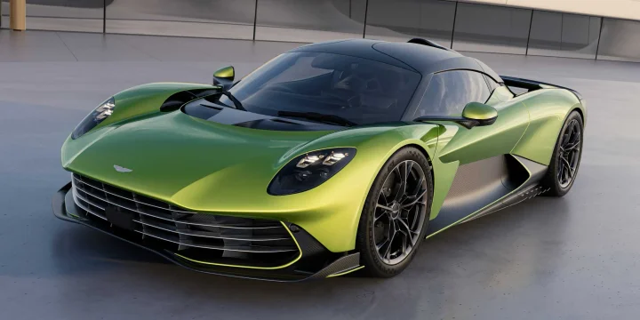 2025 Aston Martin Concept 4.0 V8 PHEV AWD DCT, 8-speed