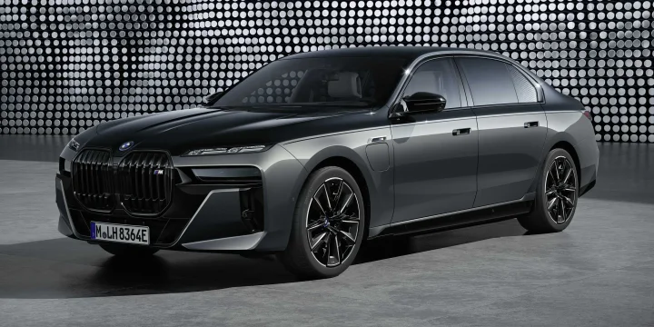 2023 BMW 7 Series M760e xDrive Steptronic, 8-speed