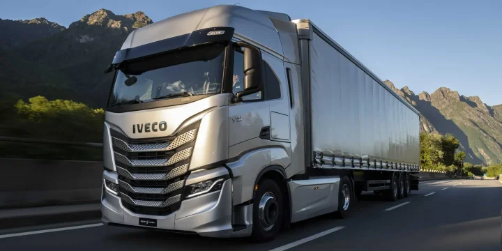 2021 Iveco S-Way 490 4x2 HI-TRONIX, 12-speed