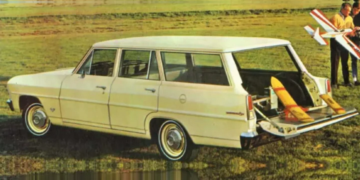 1967 Chevrolet Chevy II 100 Wagon 4.6 V8