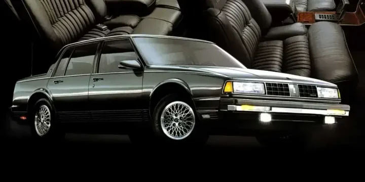 1988 Oldsmobile 98 Ninety-Eight Regency Sedan
