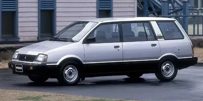 1990 Mitsubishi Space Wagon