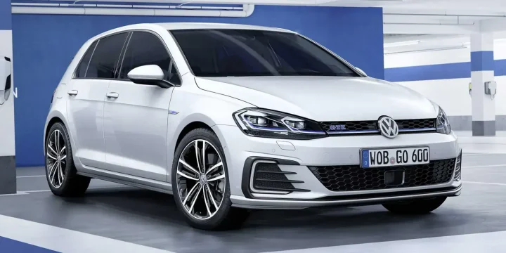 2017 Volkswagen Golf GTE
