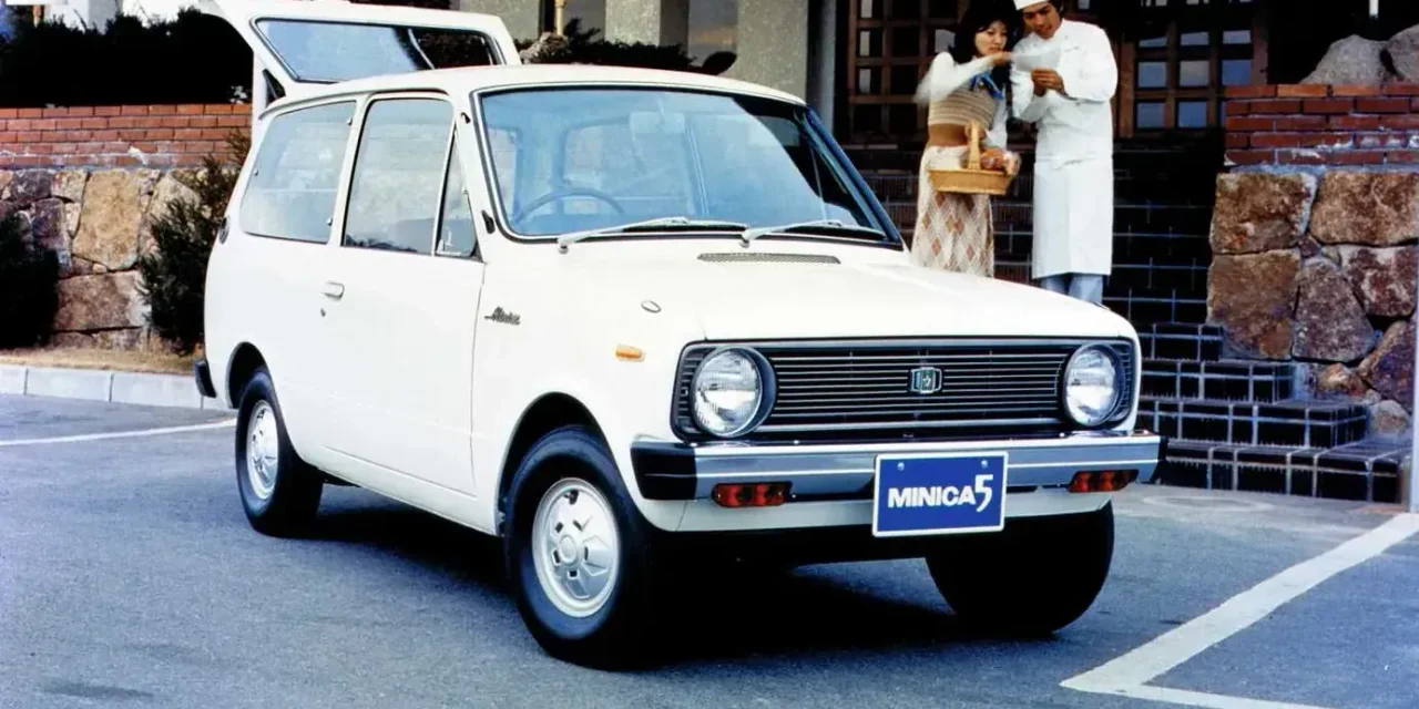 1976 Mitsubishi Minica 5 Van