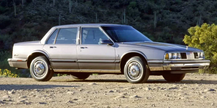 1986 Oldsmobile Delta 88 Royale Sedan